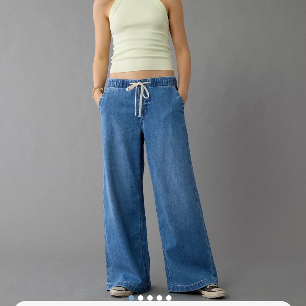 AE Stretch Low-Rise Ultra Wide-Leg Pull-On Jean